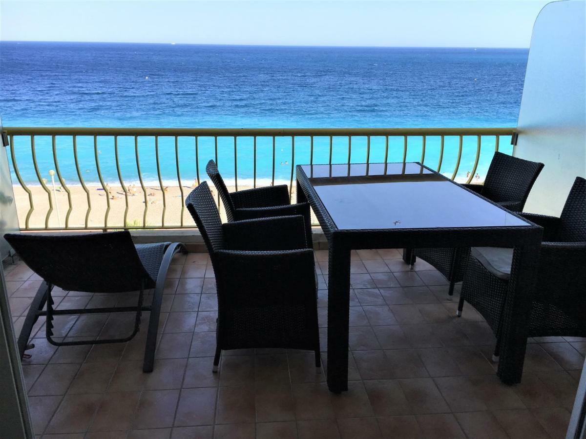 Beachfront Promenade Des Nizza
